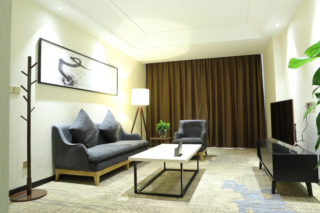 Zhi Hui Tang Feng Ze Hotel Chengdú Exterior foto