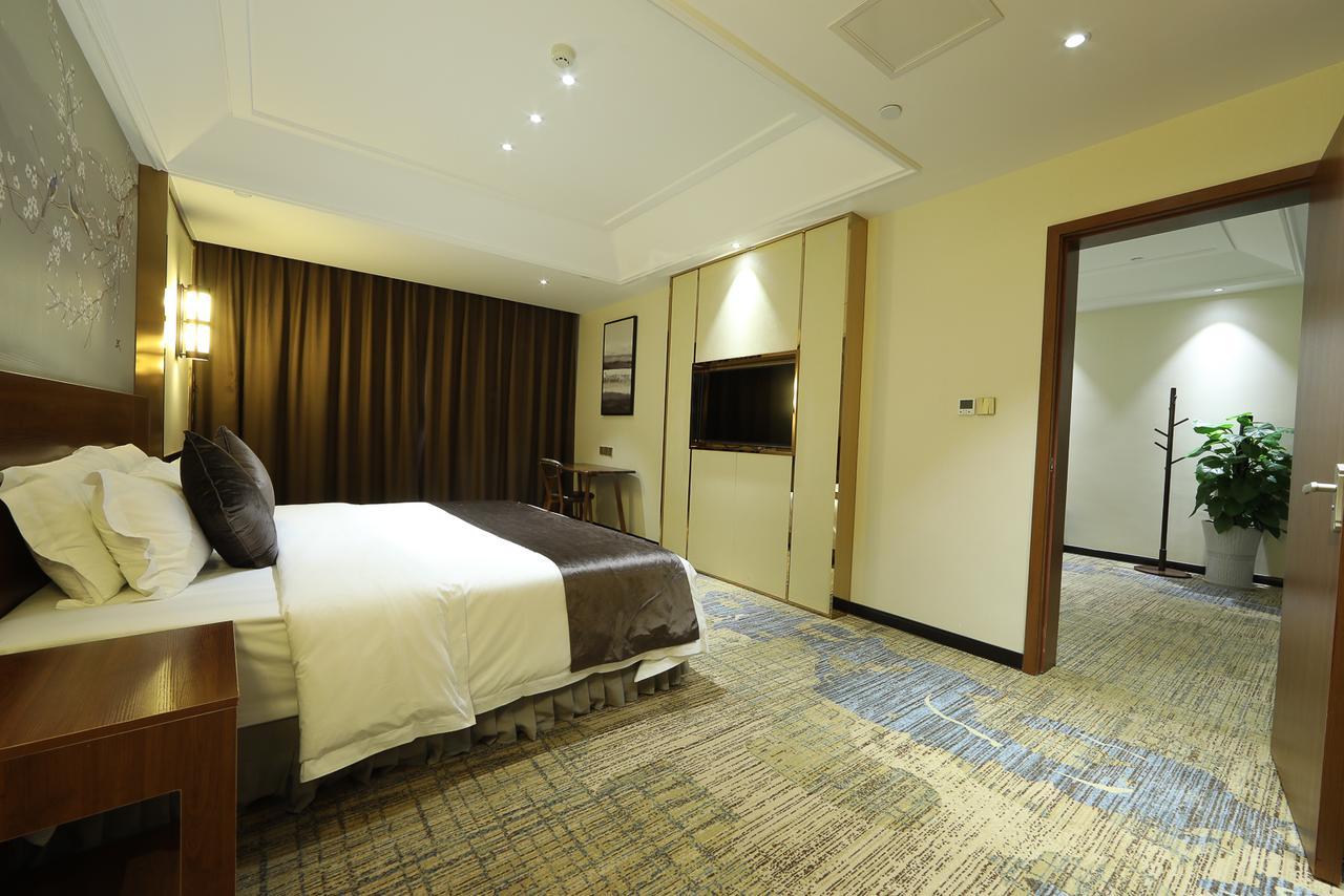 Zhi Hui Tang Feng Ze Hotel Chengdú Exterior foto